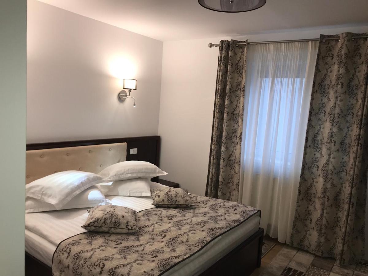 Hotel Casa Pino Braszów Zewnętrze zdjęcie