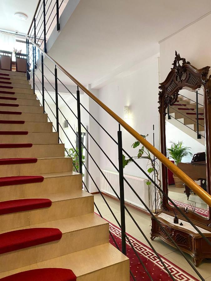 Hotel Casa Pino Braszów Zewnętrze zdjęcie