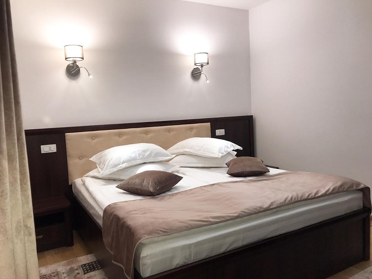 Hotel Casa Pino Braszów Zewnętrze zdjęcie