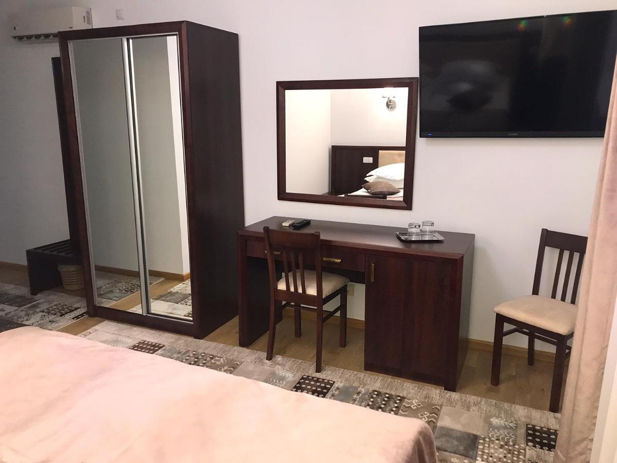 Hotel Casa Pino Braszów Zewnętrze zdjęcie